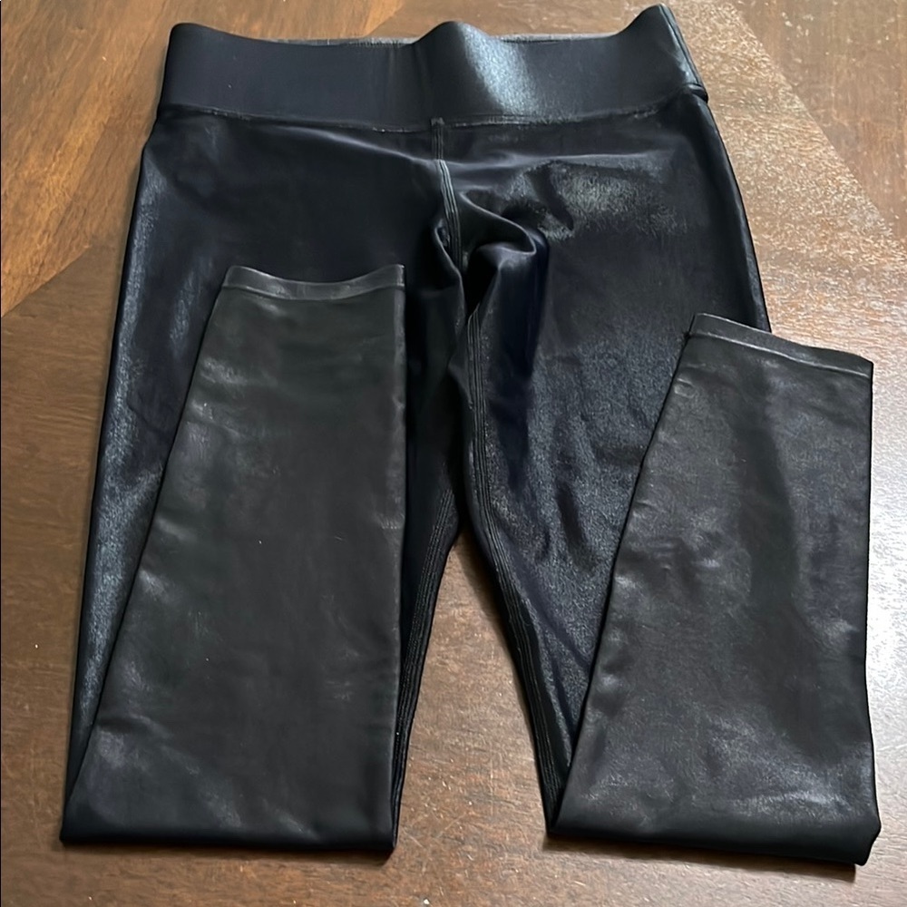 Carbon 38 Women's Black High-Waisted Leggings - Picture 7 of 7